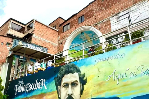 Medellín: Tour privado Pablo Escobar y &quot;Pueblito Paisa&quot;Visita Privado Pablo Escobar y Pueblito Paisa