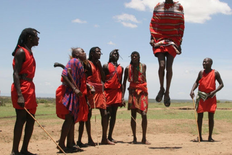 TOUR GIORNALIERO DI ESPERIENZA CULTURALE NEI VILLAGGI MASAI.TOUR DI UN GIORNO DELL&#039;ESPERIENZA CULTURALE DEL VILLAGGIO MASAI.