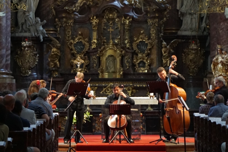 Praag: A. Vivaldi - De vier seizoenen in de Sint-SalvatorkerkCategorie A - rij 1-6
