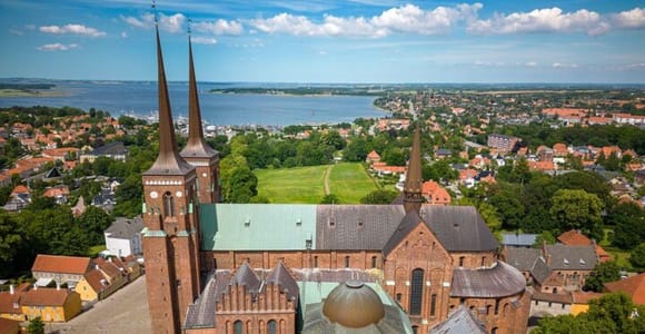 Eine entspannte Tour: Kathedrale, Wikingerschiffe und Schloss