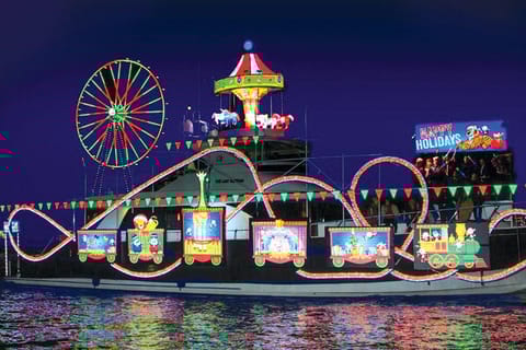 Newport Beach: Newport Harbor Holiday Lights Cruise