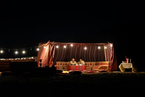 Abu Dhabi: Private Dune Dinner in the Desert