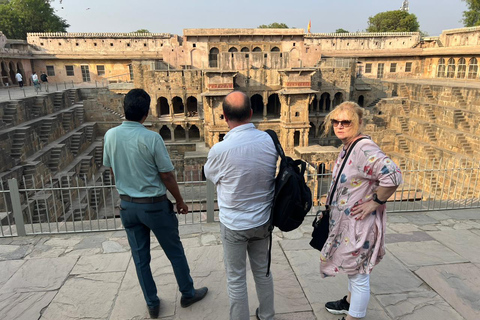 Traslado de Agra a Jaipur con el Fuerte Fatehpur-Sikri y el Pozo EscalonadoTraslado de Agra a Jaipur con fatehpur-sikri y Step-well