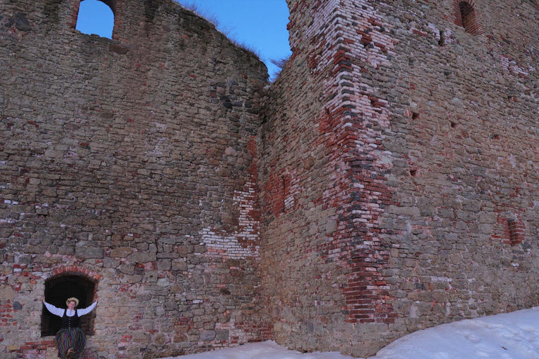 From Riga: Guided Day Tour to Rundale Palace & Bauska Castle