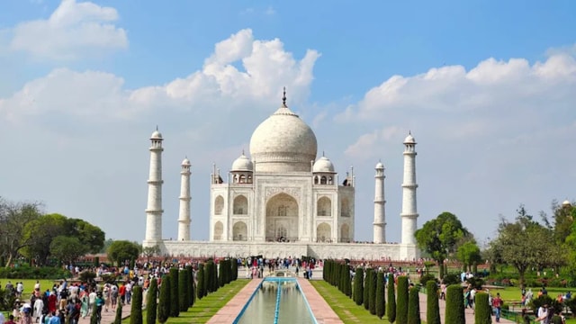 From Jaipur: Taj Mahal Sunrise Guided Tour with Hotel Pickup