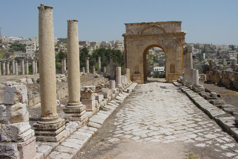 De la mer Morte à Jerash et Amman, excursion d'une journéeTransport et billets d'entrée