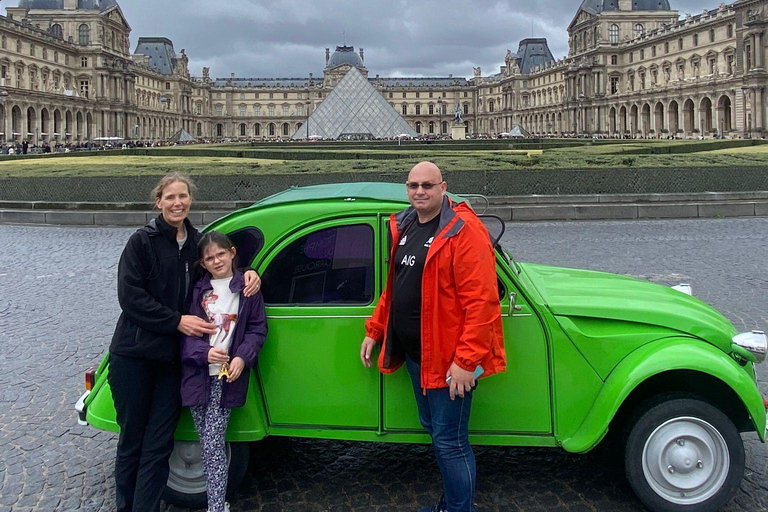 Paris: Guided City Highlights Tour in a Vintage French Car 30-Minute Tour Citroën 2CV