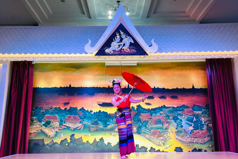 Calypso Cabaret en Asiatique: espectáculo de ladyboys en primera filaEspectáculo nocturno