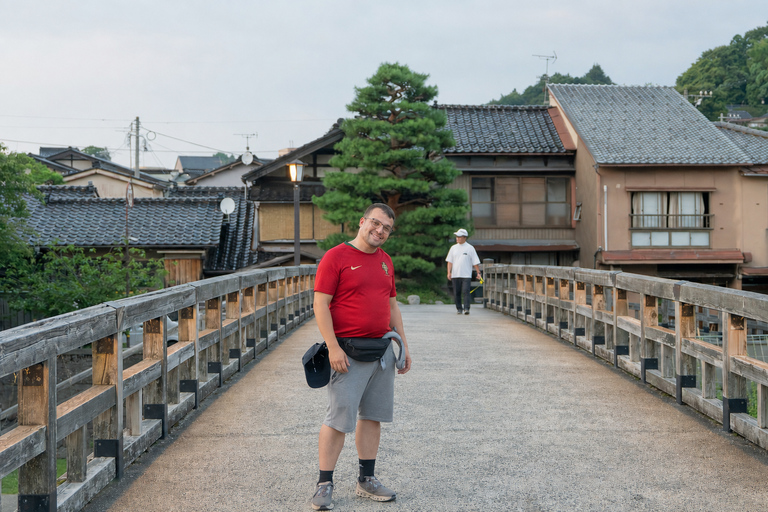 Kanazawa: Private Highlights Walking Tour for Solo Travelers
