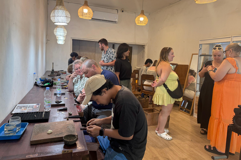 Cours de fabrication de bijoux à Kuta Bali, avec 7 grammes d'argent pur