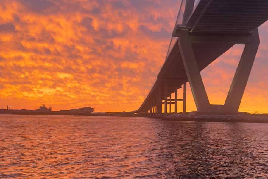Charleston Harbor Sunset Cruise – Abfahrt von Shem Creek. Foto: GetYourGuide Charleston Harbor Sunset Cruise – Abfahrt von Shem Creek. Foto: GetYourGuide