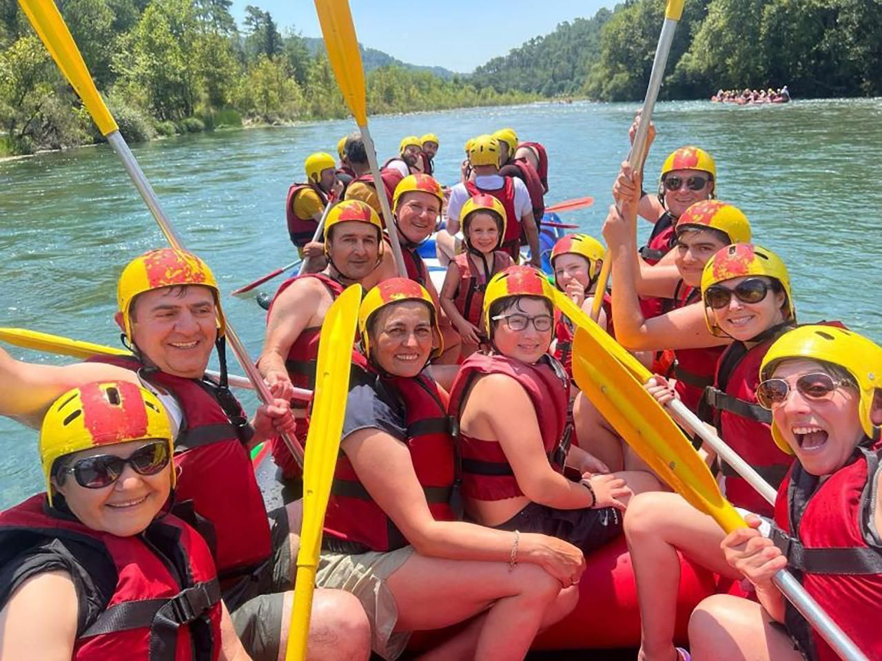 Von der Seite: Rafting, Buggy Safari und Zipline Abenteuer Tour
