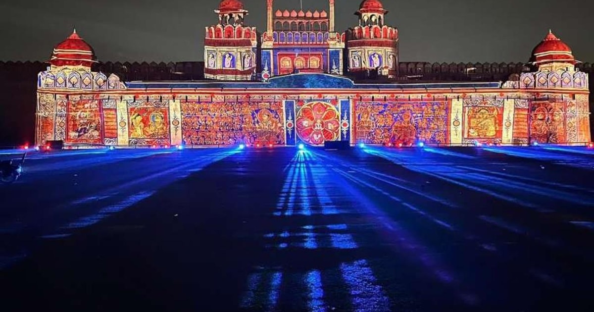 Delhi: Lysshow på Det Røde Fort og Akshardham-templet med bil ...