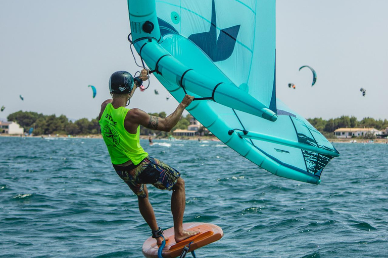 Alcudia: Wing Foil Experience with Equipment Alcudia: Wing Foil Experience with Equipment - Semi Private