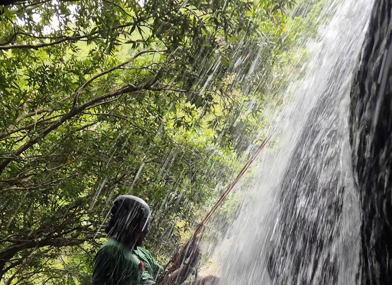 Mauritius: Rutsjebanetur ved Tamarind Falls/canyoning