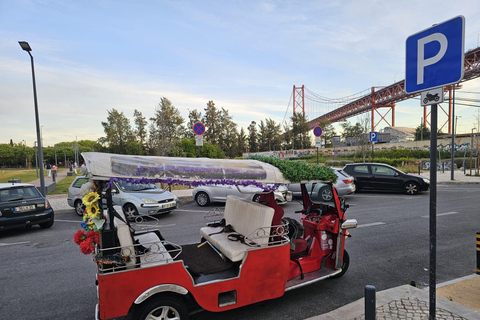 Lisbon: Multilingual Private TukTuk Tour with Live Guide Ultimate Lisbon & Belém Experience 04 hrs(Pick Up+Drop-off)*