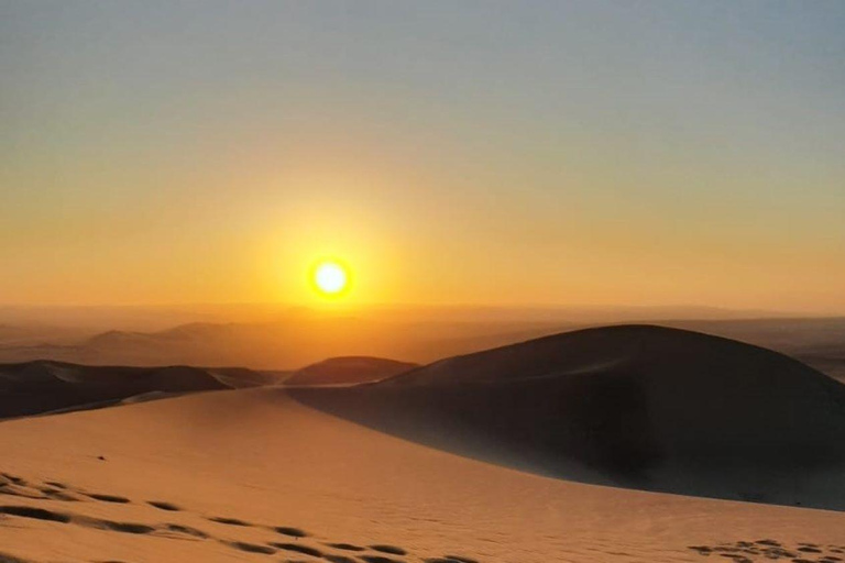 Lima: Sobrevuelo a las Lineas de Nasca - Sandbording buggy tour Huacachina