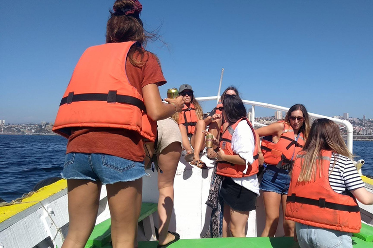 Valparaíso Sunset Sightseeing Tour: Speedboat, Viewpoints, Traditional Bars, and Beer PRIVATE SUNSET BOAT TOUR DURING THE WEEK