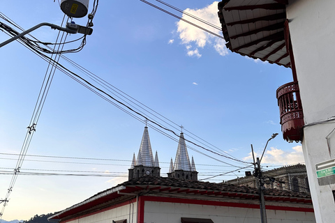 Medellín: 2-Day Jardín and Tapartó Tour with Accommodation