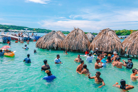 Cartagena: Gita in barca sull&#039;isola di Cholon e festa con DJ + pranzo