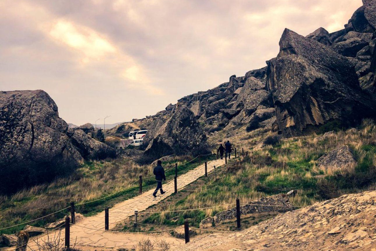 Gobustan, Lervulkaner, Eldtempel, Fire Mountain Tour