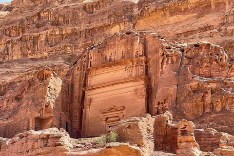 Excursión de un día de Ammán a PetraExcursión de un día de Ammán a Petra en ( Minivan hasta 7 pax )