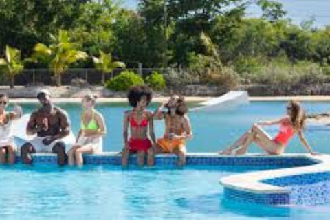 Prywatny: bilet wstępu do parku wodnego Punta CanaPrywatny bilet wstępu do Punta Cana Water Adventure Park