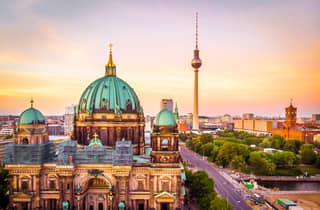 Berlin von Rostock-Warnemünde Kreuzfahrthafen