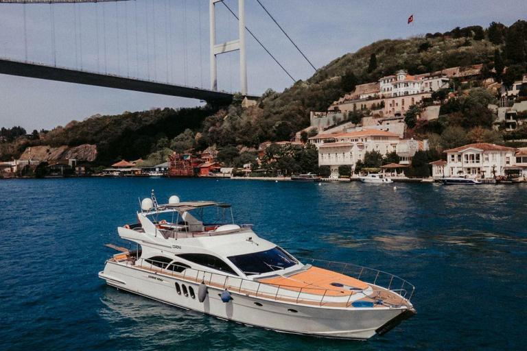 Gazipaşa: excursão de barco de 1 dia com almoço e paragens para nadar