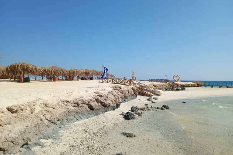 Hurghada : Atardecer, Barbacoa Isla Magawish En Lancha RápidaLancha rápida privada al atardecer con barbacoa