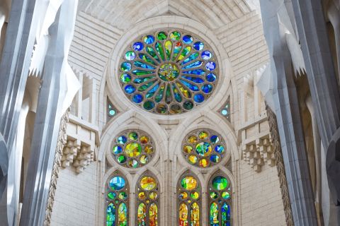 Barcelona: Sagrada Familia Tickets & Tour with Tower Access