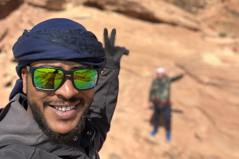 Wadi Rum: 2-Day Southern Desert Tour, Camel & Stargazing