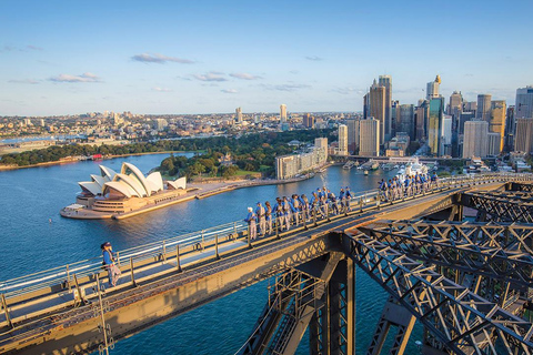 Sydney: Geführter Tagesaufstieg auf die Sydney Harbour Bridge9:45 AM Gipfelanstieg