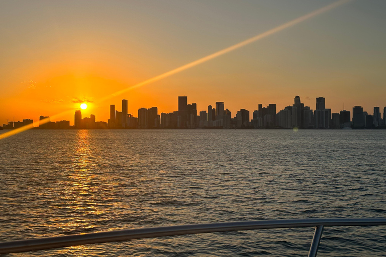 Miami: Sunset Cruise with Open Bar & Skyline Views