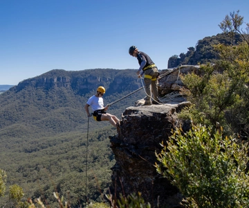 Blue Mountains: Spectacular Half Day Abseiling Adventure