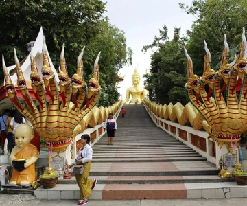 Pattaya: Buddha, flytende marked, juvelmuseum og lunsj