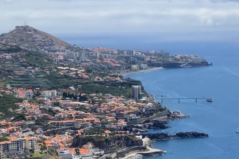 Skywalk et visite du village de pêcheurs en tuk-tuk (Cabo Girão)