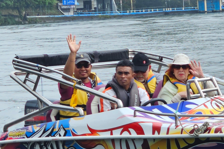Yogyakarta: escursione al tempio di Sukuh e Cetho e al lago SaranganYogyakarta: escursione di un giorno ai templi di Sukuh e Cetho e al lago Sarangan