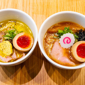 Tokyo: Ramen Tasting Tour with 6 Mini Bowls of Ramen