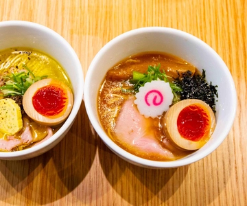 Tokyo: Ramen Tasting Tour with 6 Mini Bowls of Ramen