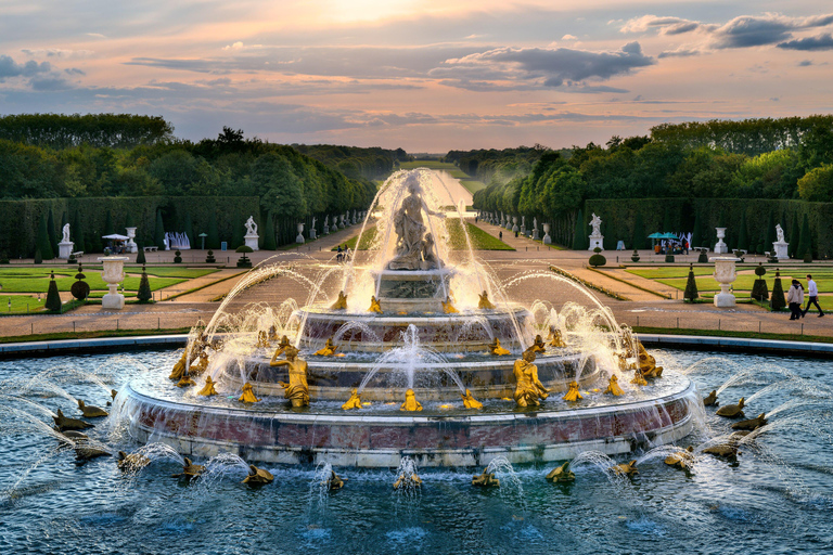 Versailles: Palace & Gardens Private Tour by Golf Cart