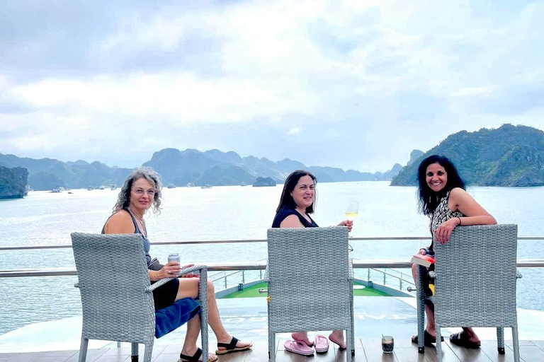 Hanoi:Halong Bay–Lan Ha Bay-Kayak,Swimming Luxury Day Cruise From Halong: Discover Halong Bay Full Day Cruise 5*