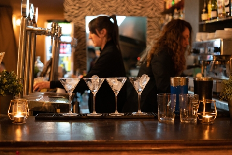 Barcelone : Cours de maître en cocktails par un mixologue avec des tapas