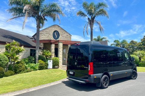 Auckland: Wine Country Tour with Lunch & Tastings