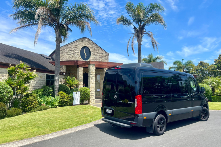 Auckland: Wine Country Tour with Lunch & Tastings