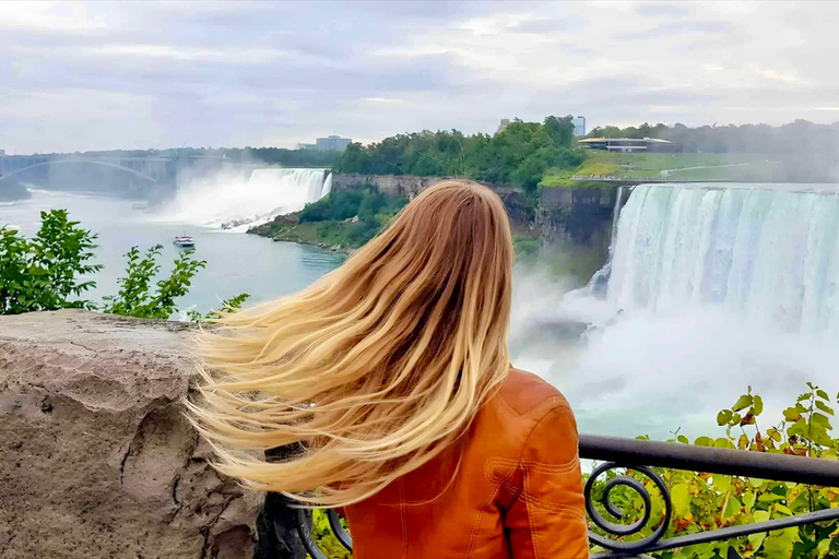 From Toronto: Winter Tour of Niagara Falls with AttractionsNiagara Falls Tour Without Attractions