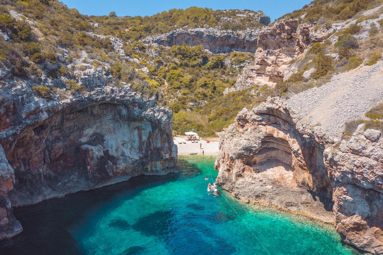 Split: Boat Tour to Blue Cave, Vis, Blue Lagoon, Hvar, Brač