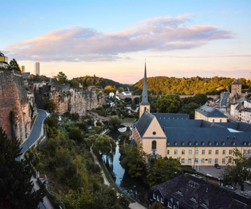 Luxembourg: City Highlights Guided Walking Tour
