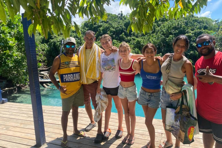 Efate: Village Walk, Coffee Tasting, and Beach Tour