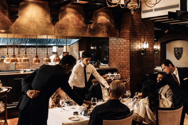 Colombo: Luxuriöses Steak-Dinner + Wein oder Cocktail und DessertColombo: Luxuriöses Steakessen + Wein oder Cocktail und Dessert